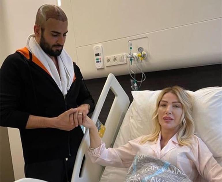 Seda Sayan eşi Çağlar Öktenin ailesiyle bir arada
