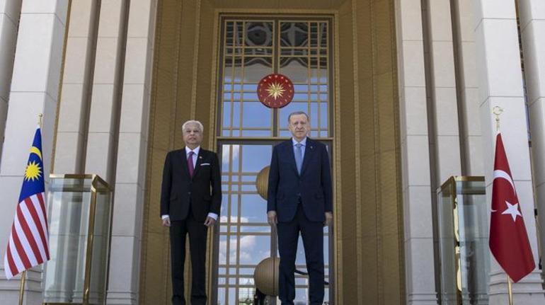 Cumhurbaşkanı Erdoğandan Malezya Başbakanına resmi törenle karşılama