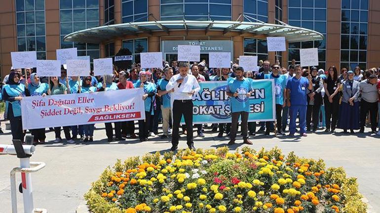 Sağlık çalışanlarından şiddet protestosu