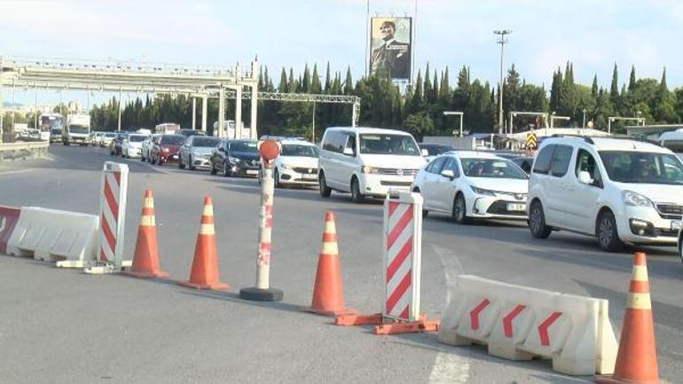 Tatilciler yolda Muğlada 5 kilometrelik araç kuyruğu