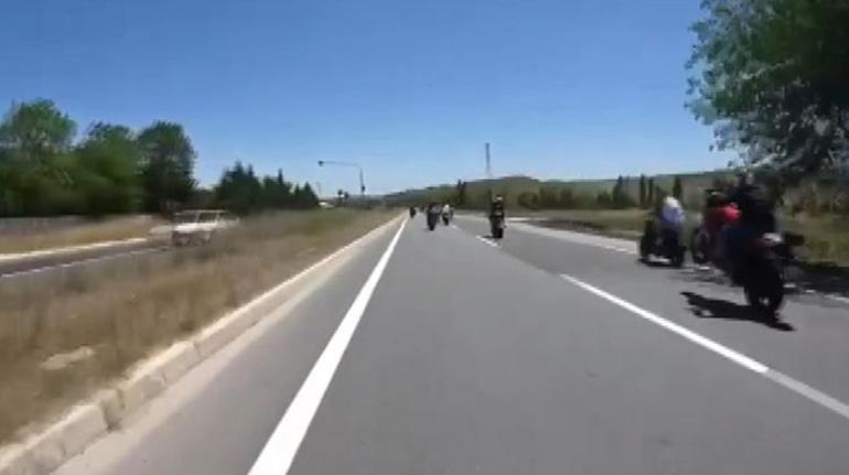 Tek tekerli hız denemesi kaza ile bitti Motosikletli grup ölümden döndü