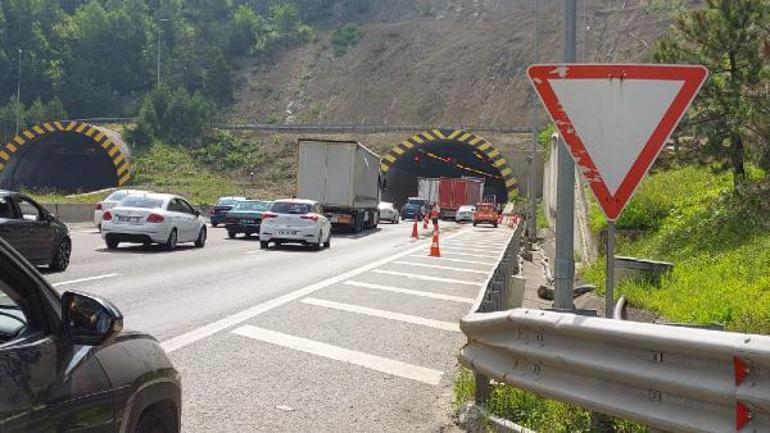 Tatilciler yolda Muğlada 5 kilometrelik araç kuyruğu