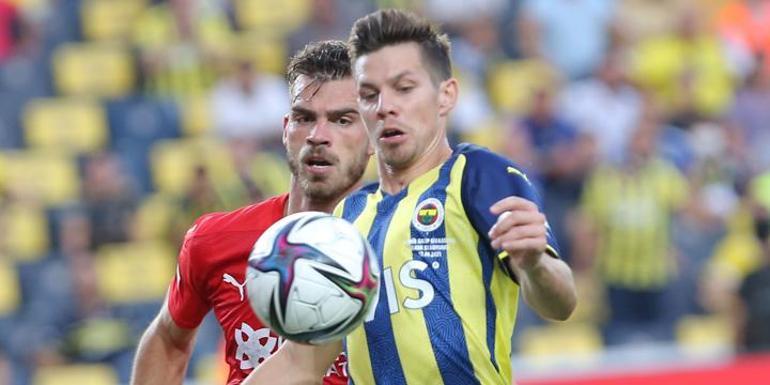 Fenerbahçede sürpriz Yıldız oyuncuya iki Avrupa kulübü talip
