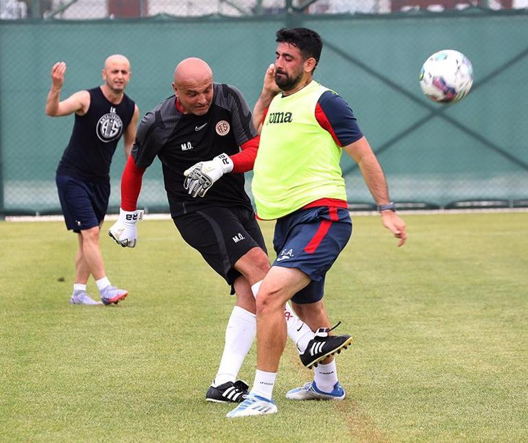 Emre Belözoğlu ve Nuri Şahin damgası Zidanevari hareket