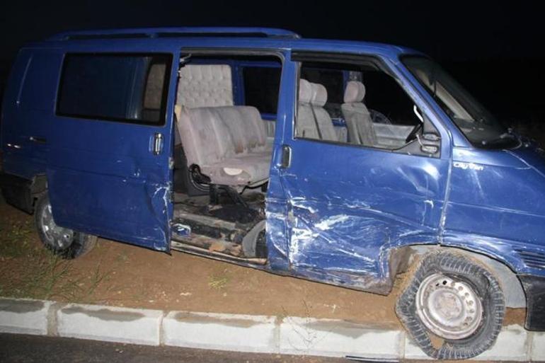 Konya’da minibüsle otomobil çarpıştı 7 yaralı