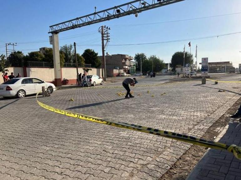 Yasak aşk yaşadığı adamı sokak ortasında öldürüp cesedin başında polisi bekledi