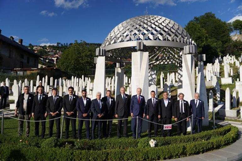 AK Parti Genel Başkanvekili Kurtulmuş, Kovaçi Şehitliğini ziyaret etti