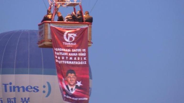 Kapadokya’da balonlar, Türk bayrakları ve Ömer Halisdemir posteriyle havalandı