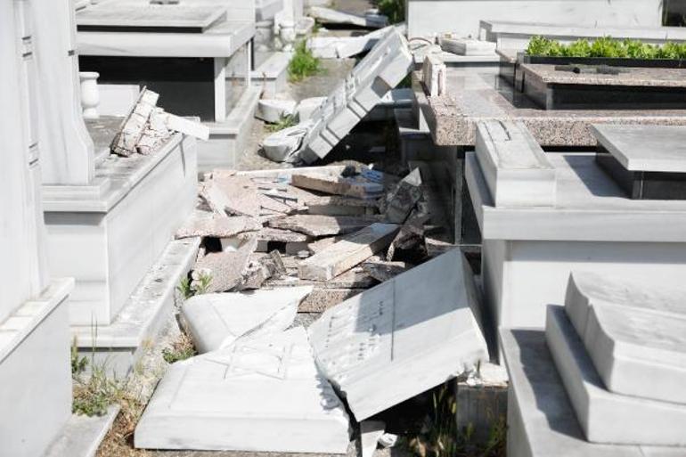 Hasköy Yahudi Mezarlığında mezar taşlarını kırdılar