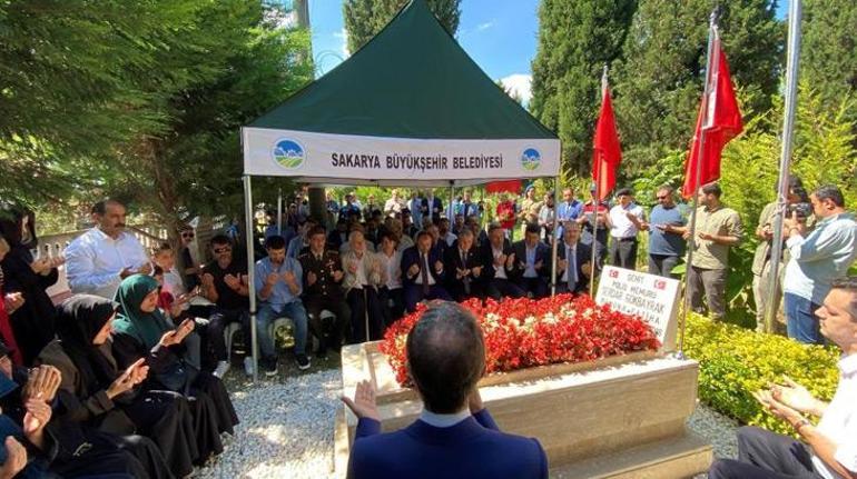 15 Temmuz şehidi Gökbayrak, mezarı başında anıldı