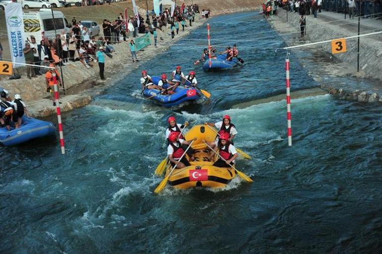 Cumhurbaşkanı Yardımcısı Oktay ve Bakan Kirişci Yozgat’ta rafting yaptı