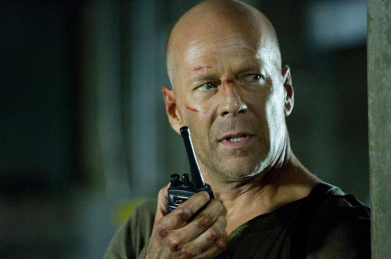 Bruce Willis, 34 yıl sonra Zor Ölümün Nakatomi Plazasına geri döndü
