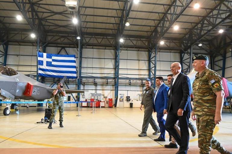 F-35 Yunan bayrağı önünde Sudada ABDyle skandal fotoğraflar