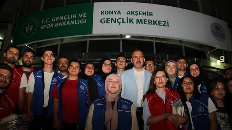 Bakan Kasapoğlu Konyada Olimpik Yüzme Havuzunun açılışını yaptı