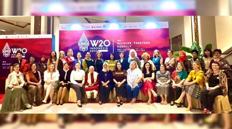 Women-20 zirvesi TİKAD’ın Türkiye delegasyonu başkanlığında Endonezya’da gerçekleşti