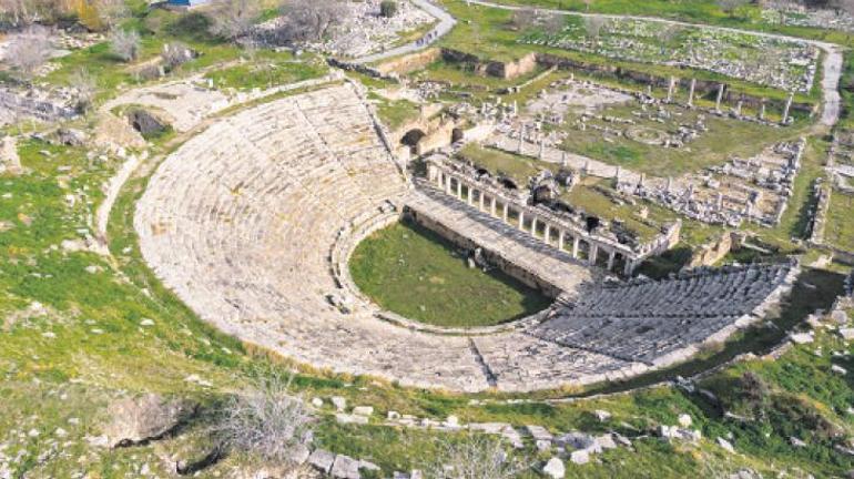 Çocuklar Afrodisias Antik Kenti’ni tanıyor