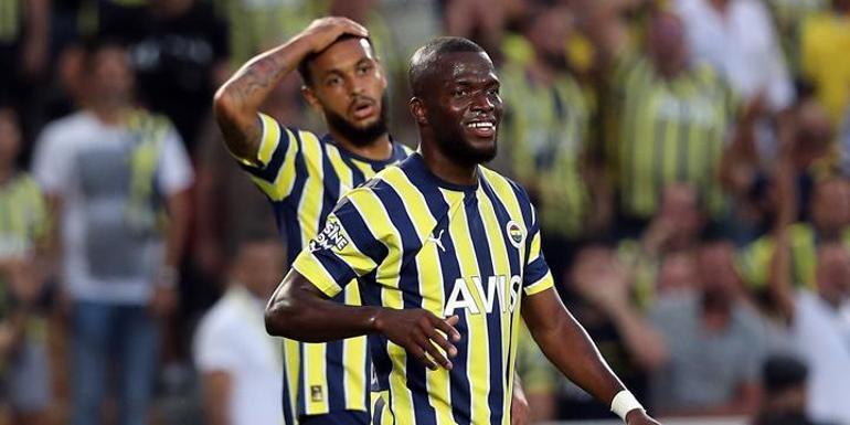 Fenerbahçeden bir ilk Tribünlerden yıldız futbolcuya tepki, Jesustan flaş karar