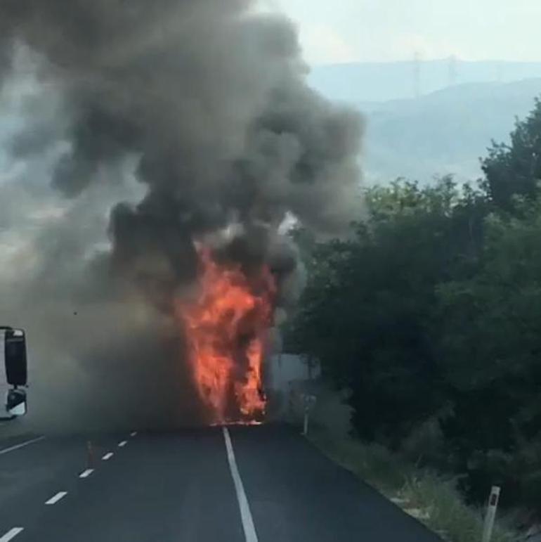 Bursada otobüs yangını 40 yolcu tahliye edildi