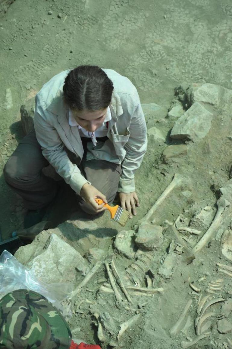 Ayasuluk kazılarında yeni iskeletler bulundu