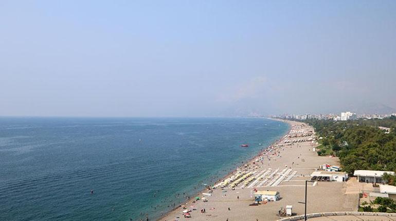 Nem oranı yüzde 85e yükseldi, Antalyayı nem bulutları kapladı