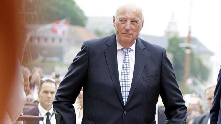 85 yaşındaki Norveç Kralı hastaneye kaldırıldı