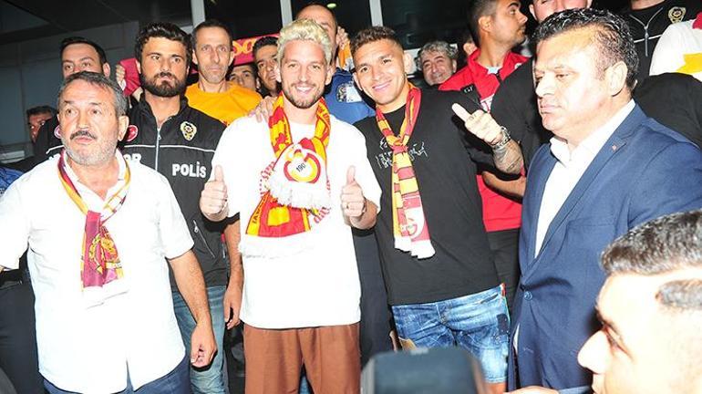 Galatasarayın transfer için anlaşma sağladığı Dries Mertens ve Lucas Torreira, İstanbula geldi İşte sözleşme detayları