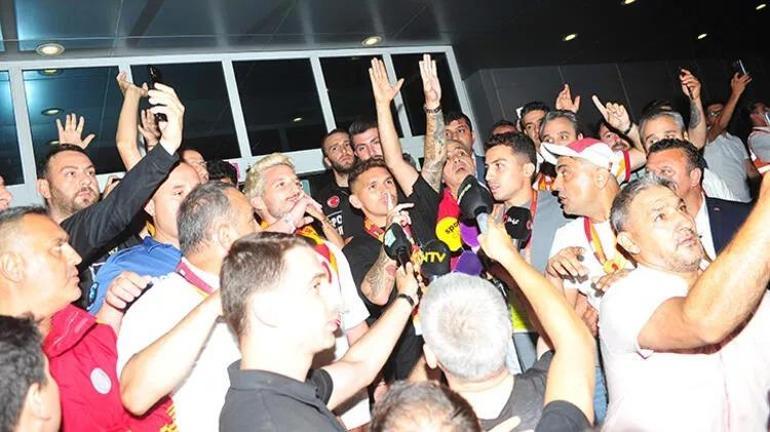 Mertens ve Torreira İstanbula geldi Galatasaraydan bir bomba daha