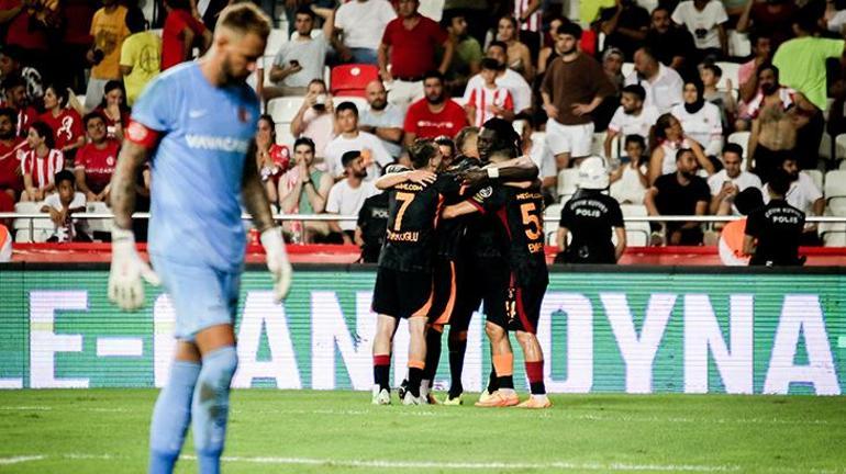 Galatasarayda yeni transfer eleştirildi Oyunda ağırlığını hissettiremediği kesin…