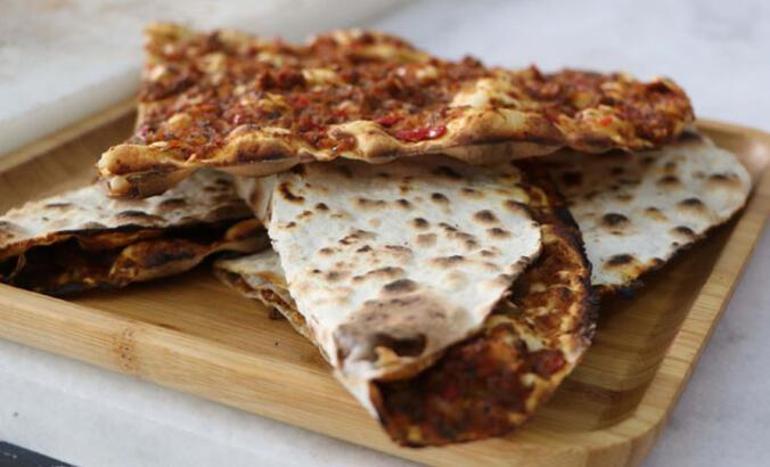 İstanbulda lahmacun fiyatı tartışması; Bağcılarda 15, Sultanahmette 40 lira