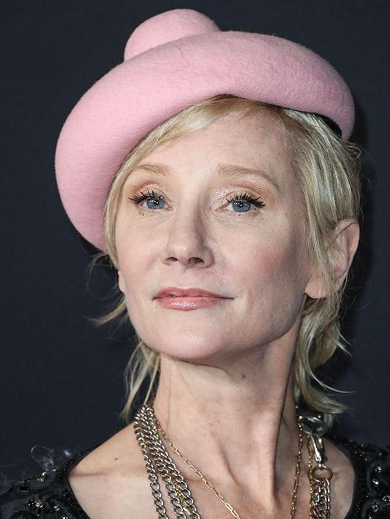 Hollywood yıldızı Anne Heche yaşamını yitirdi