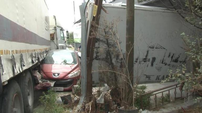 Arnavutköy’de freni boşalan TIR dehşet saçtı 5 aracı ezip geçti