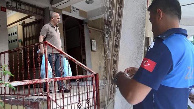 Avcılar’da 2 bina tahliye edildi Çatlama sesini duyan dışarı fırladı