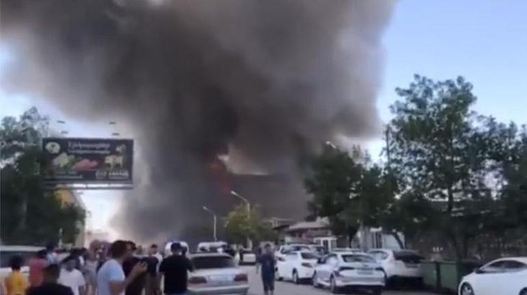 Ermenistanda korkunç patlama Alışveriş merkezi havaya uçtu
