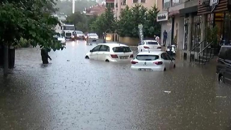 Uyarılar peş peşe geldi İstanbulda kuvvetli sağanak yağış