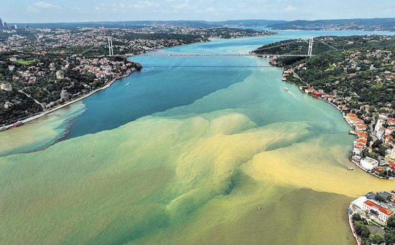 İstanbul yolları nehir oldu aktı