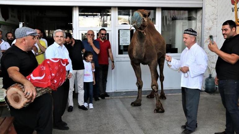 Erkek çocuğu dünyaya gelince 700 yıllık geleneği yaşattı