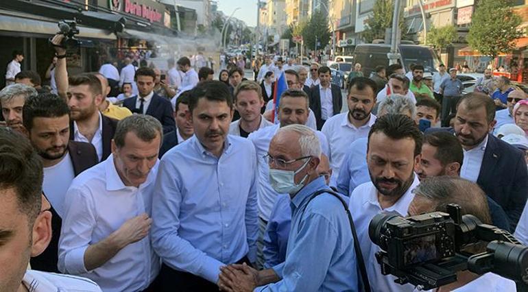 Bakan Kurum Zeytinburnu’nda esnafla sohbet etti