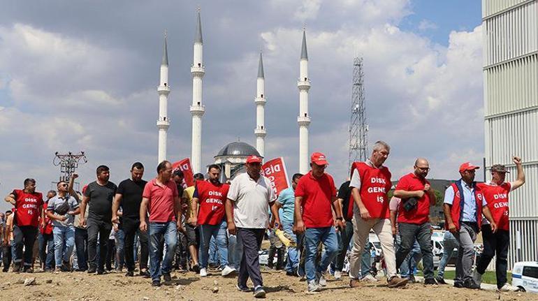 Kılıçdaroğlunun katılacağı açılış öncesi belediye işçilerinden ek zam eylemi