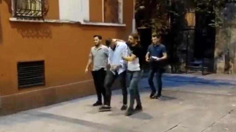 Taksim’de gece kulübünde silahlı saldırı Suçüstü yakaladı