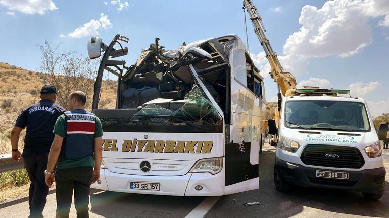 En acı bakış 15 kişinin öldüğü kaza sonrası kahreden an