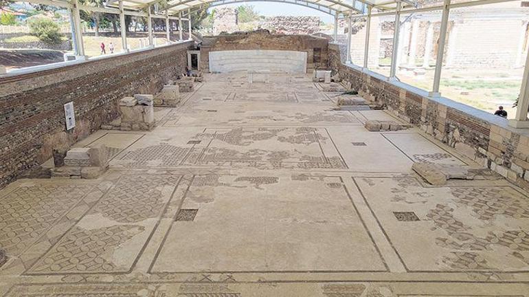Sardes’te mozaikler tamamlanıyor