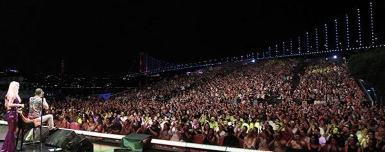Kuruçeşmede sekizinci Serdar Ortaç konseri