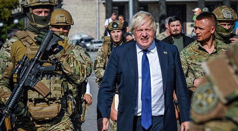 Boris Johnson’dan Ukraynaya sürpriz ziyaret Yeni kararı Kievden duyurdu