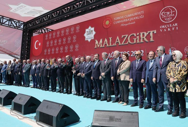 Cumhurbaşkanı Erdoğandan Malazgirtte net mesaj: Hiç kimsenin gözünün yaşına bakmayız