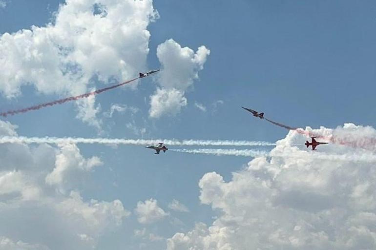 Büyük Taarruzun 100. yılında Türk Yıldızları gösterileriyle nefesleri kesti