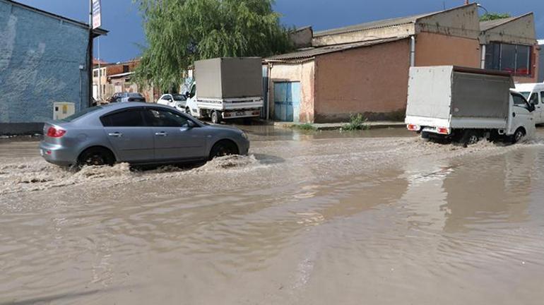 Eskişehirde sağanak yağış etkili oldu