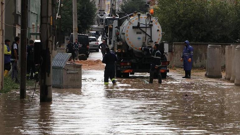 Eskişehirde sağanak yağış etkili oldu