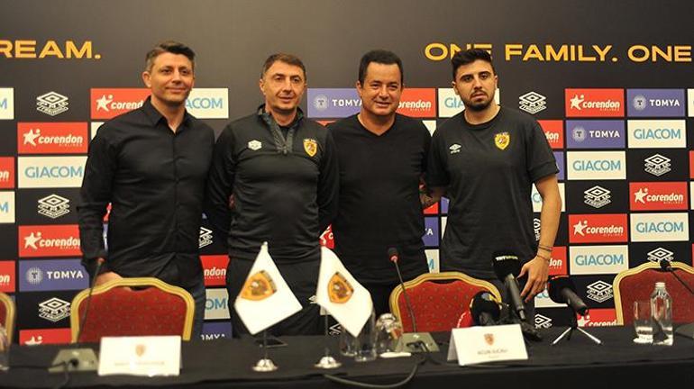Shota Arveladze resmen açıkladı Fenerbahçeden Hull Citye gidiyor