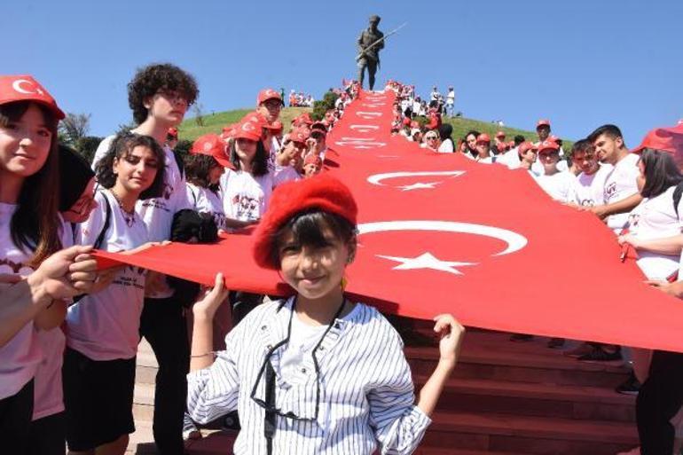 Zaferin 100üncü yılına özel dev Türk bayrağı