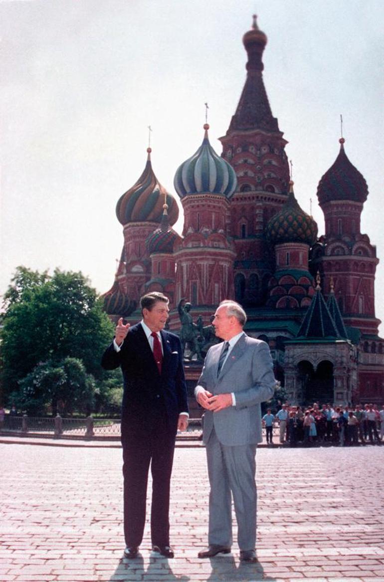 Mihail Gorbaçov kimdir, Sovyetler Birliğinin dağılmasında nasıl bir rol oynadı
